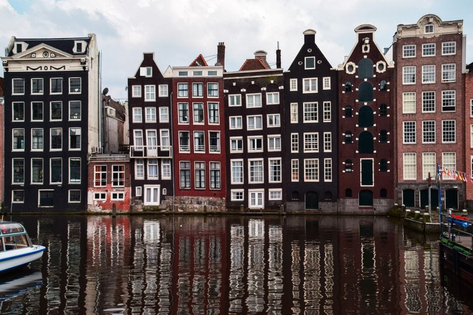 Funderingsproblemen herkennen bij woningen op houten palen